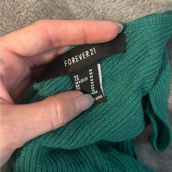 Forever 21 Green Sleeveless Tank Top - Picture 2 of 3